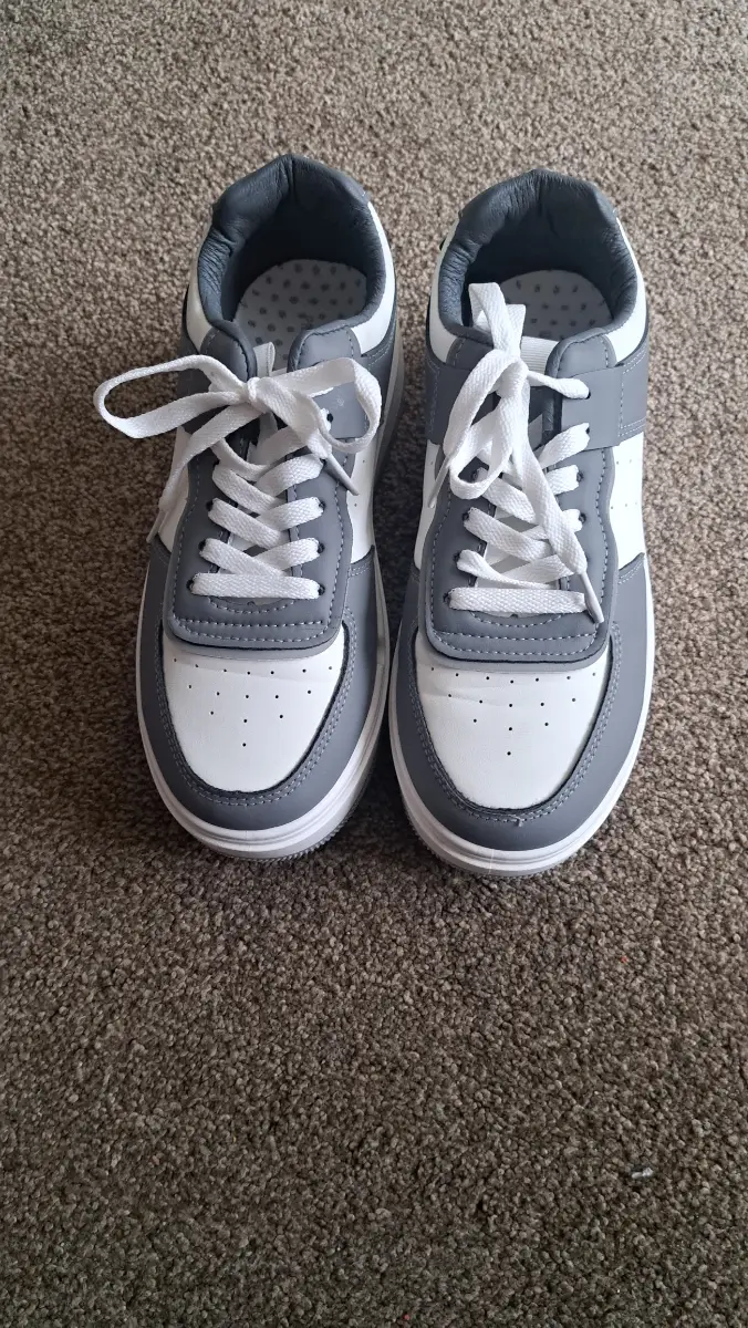 Pretty Little Thing Trainers size 6
