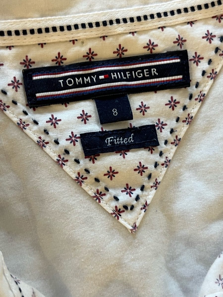 Women’s Tommy Hilfiger fitted shirt size 8