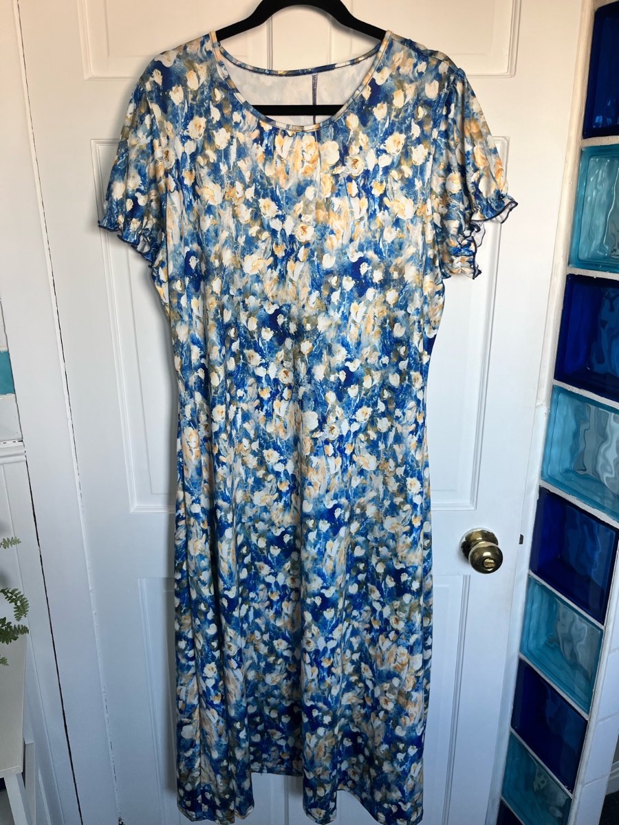 Gorgeous summer dress size 2XL