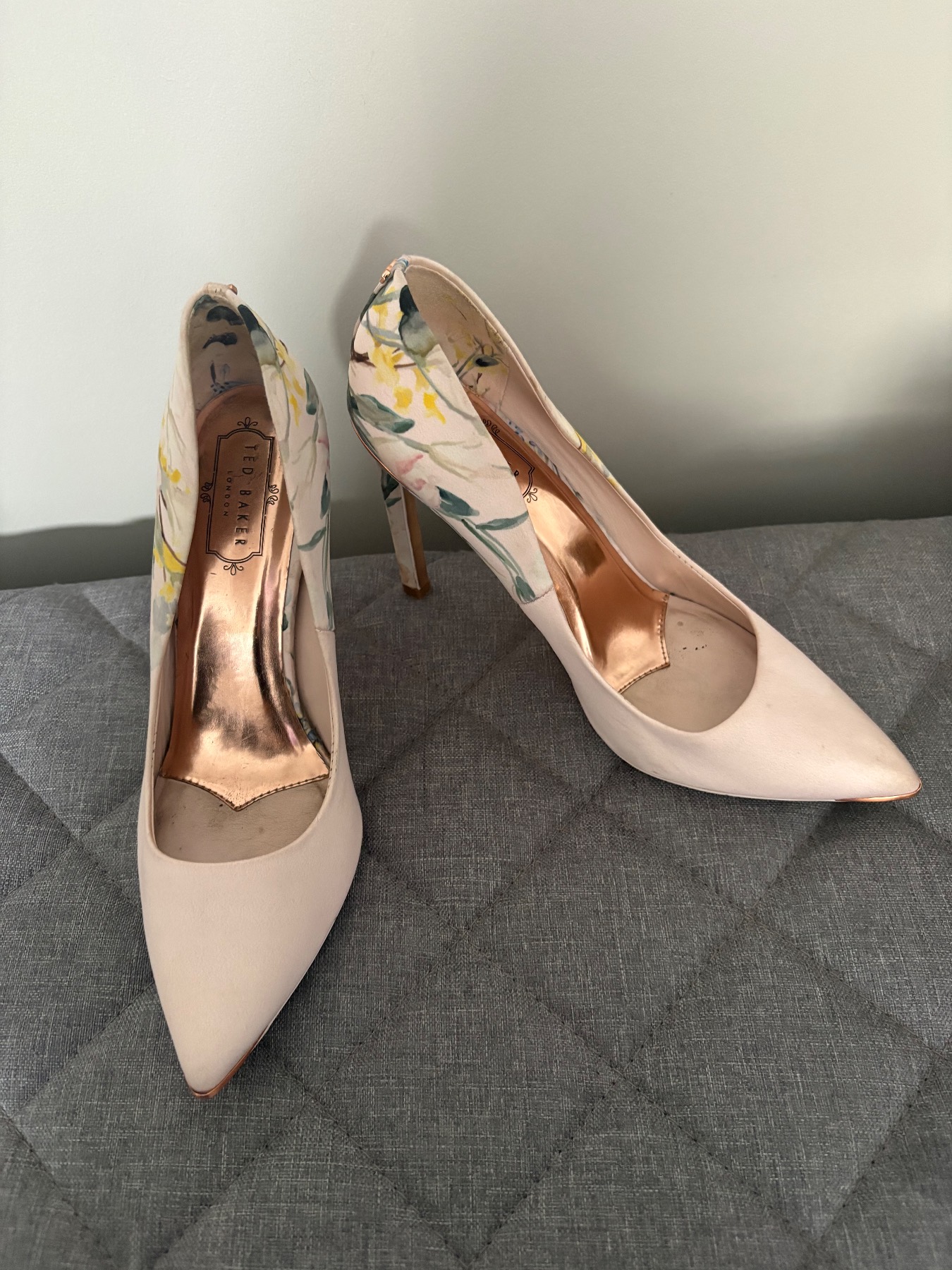 Ladies floral red baker high heels size 6