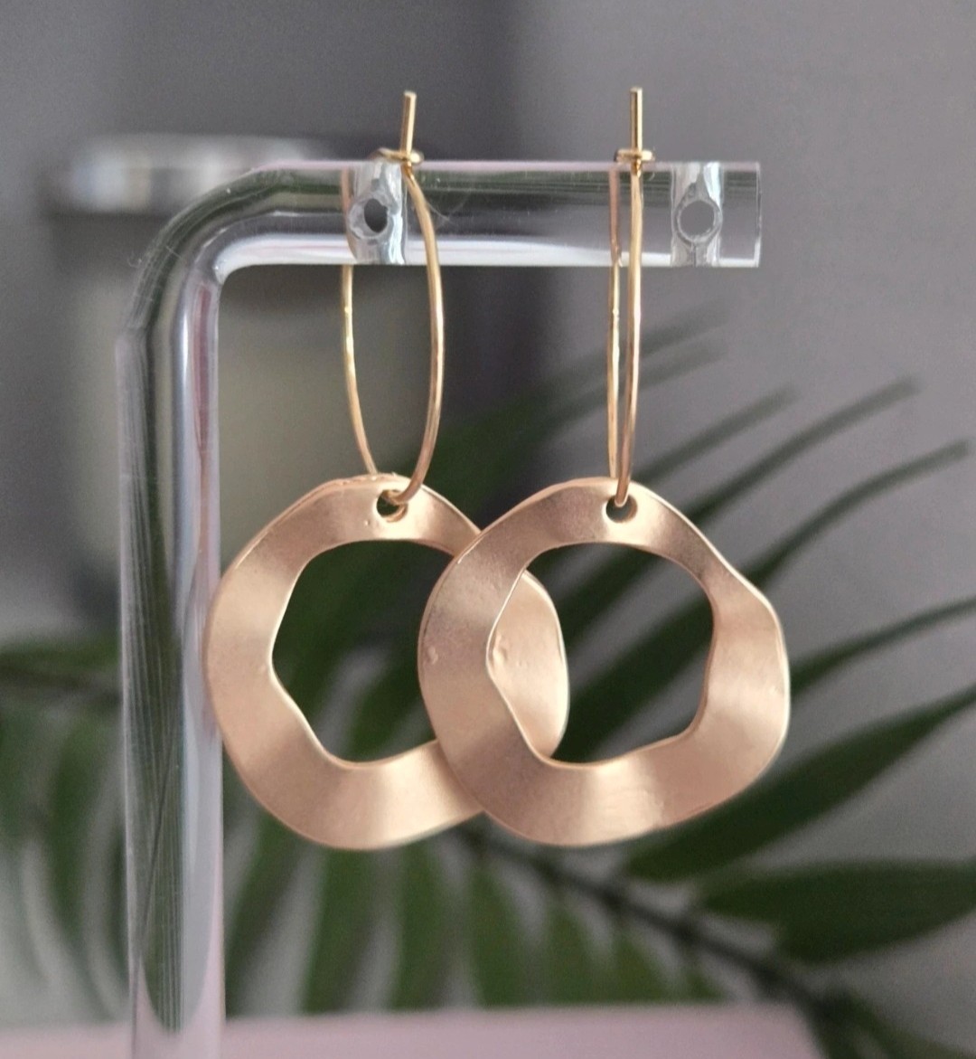 Stunning brushed gold ring hoops