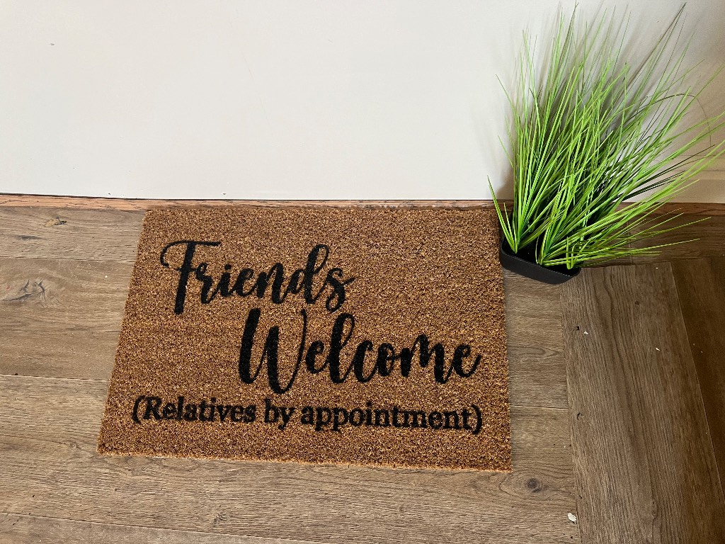 Friends welcome door mat