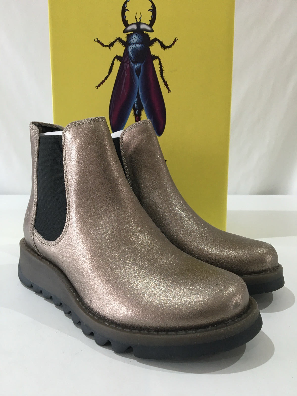 Fly London Salv Chelsea Boots Womens Size 2.5 Dark Gold Leather Pull On Boots