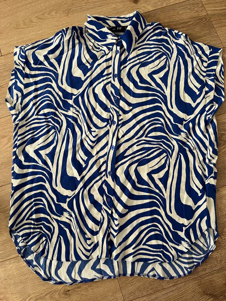 F&F Blue Zebra Print Short Sleeve Shirt Blouse - Size 8