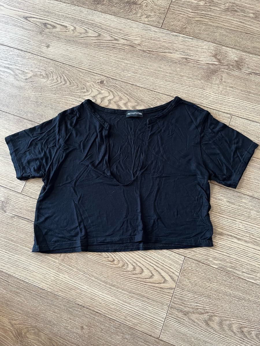PrettyLittleThing Black Split V-Neck Cropped T-Shirt - UK 10