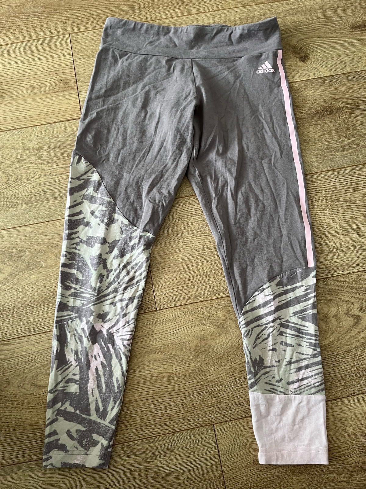 adidas U4U Grey & Pink Patterned Cropped Leggings - Size M