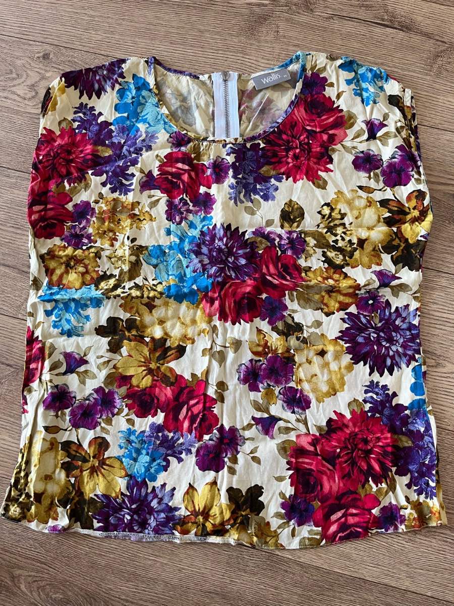 Wallis Floral Blouse Size Medium M Short Sleeve Zip Back Top