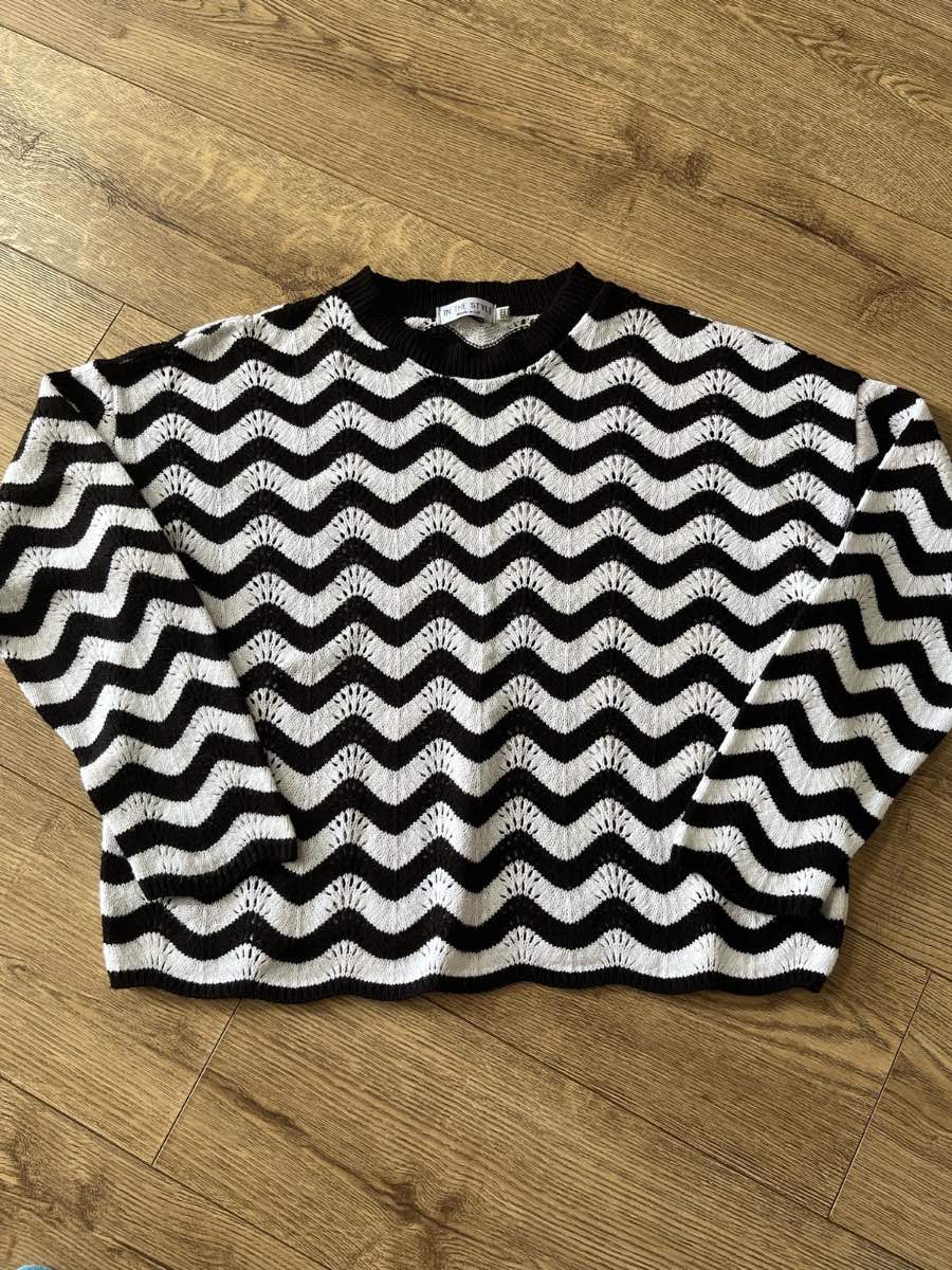 In The Style Black & White Chevron Zig Zag Knit Jumper Size 14/16