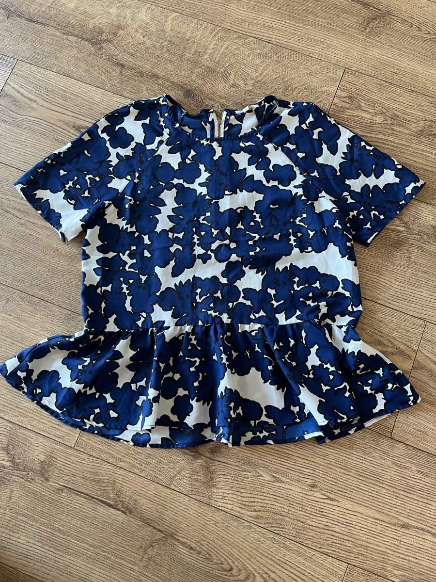 River Island Blue White Floral Peplum Top Size 8 Very Good