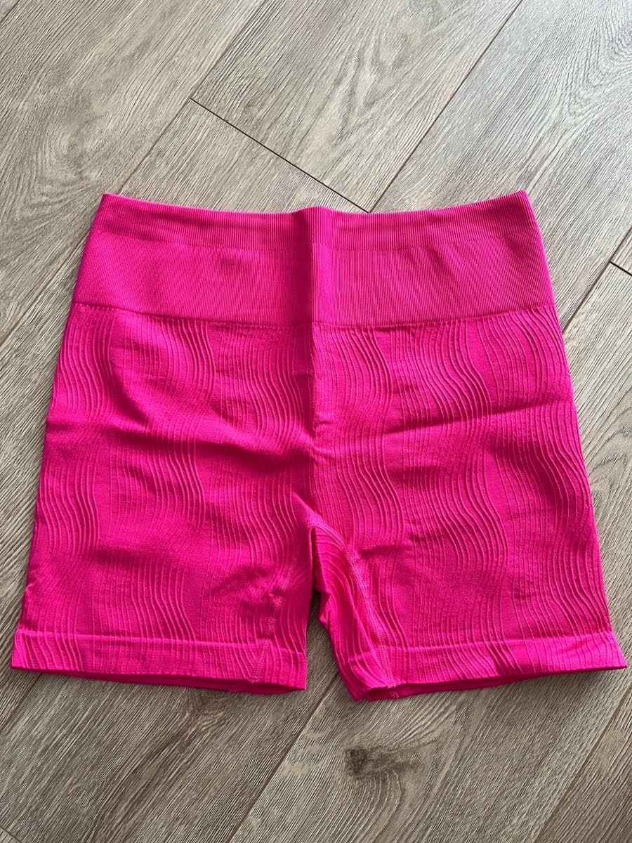 Jilla Active Pink Seamless Wave Texture Shorts - Large
