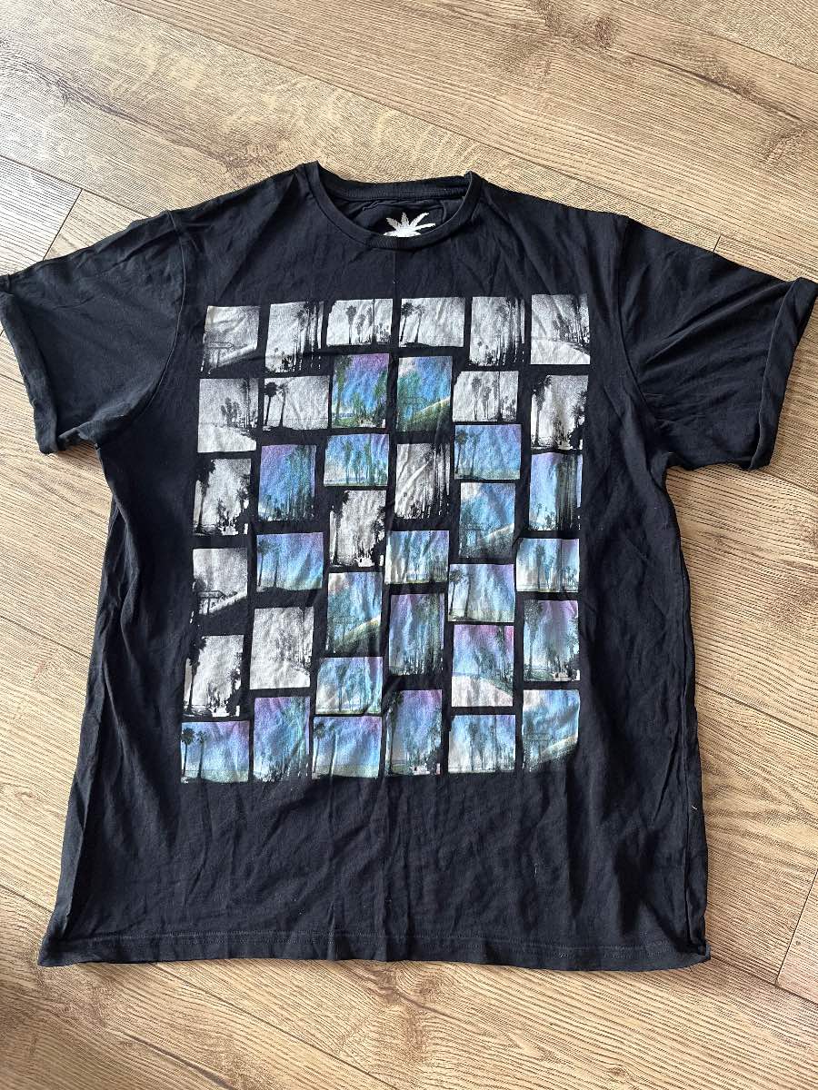 Cedarwood State Summer Palm Print Graphic Tee - L - Very Good Condition