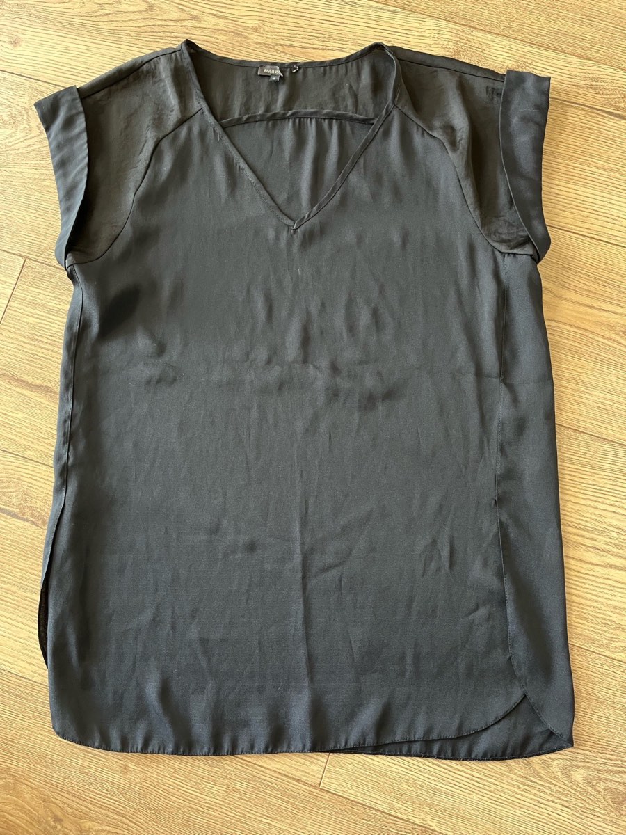 River Island Black Satin V-Neck Blouse Top Size 6