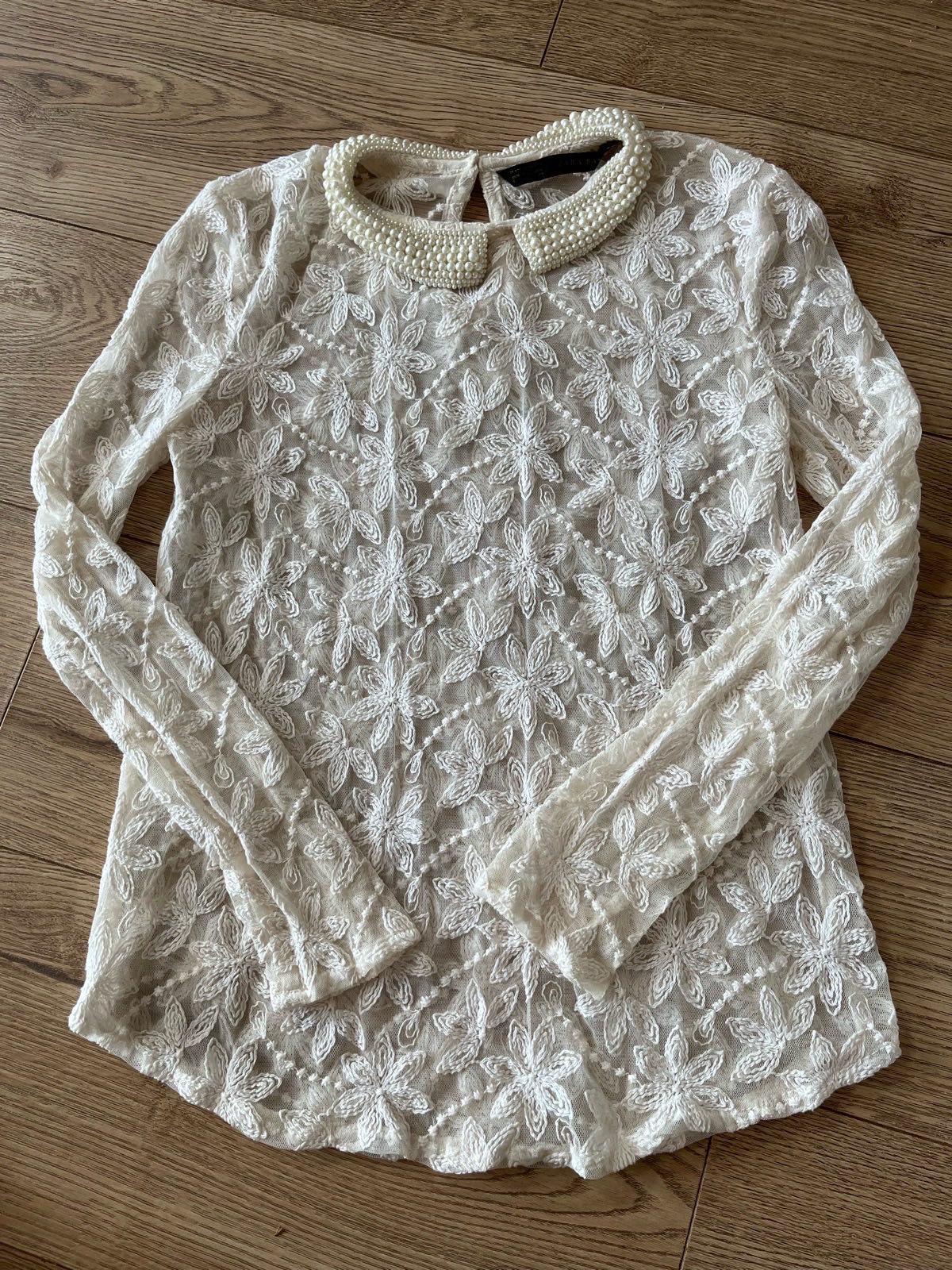 ZARA Cream Floral Lace Embroidered Top with Pearl Collar Size S