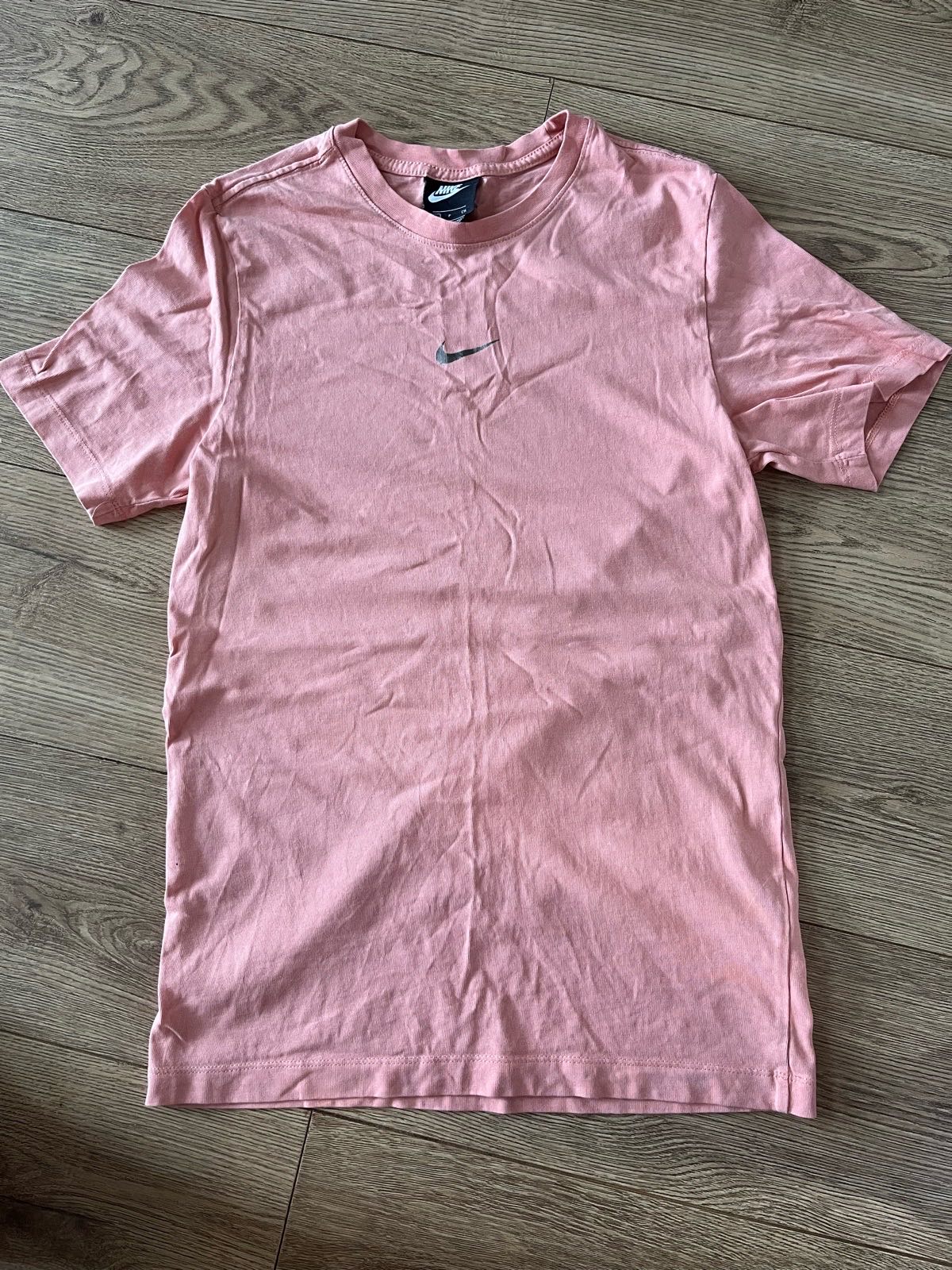 Pink Nike Center Swoosh T-Shirt Size Small