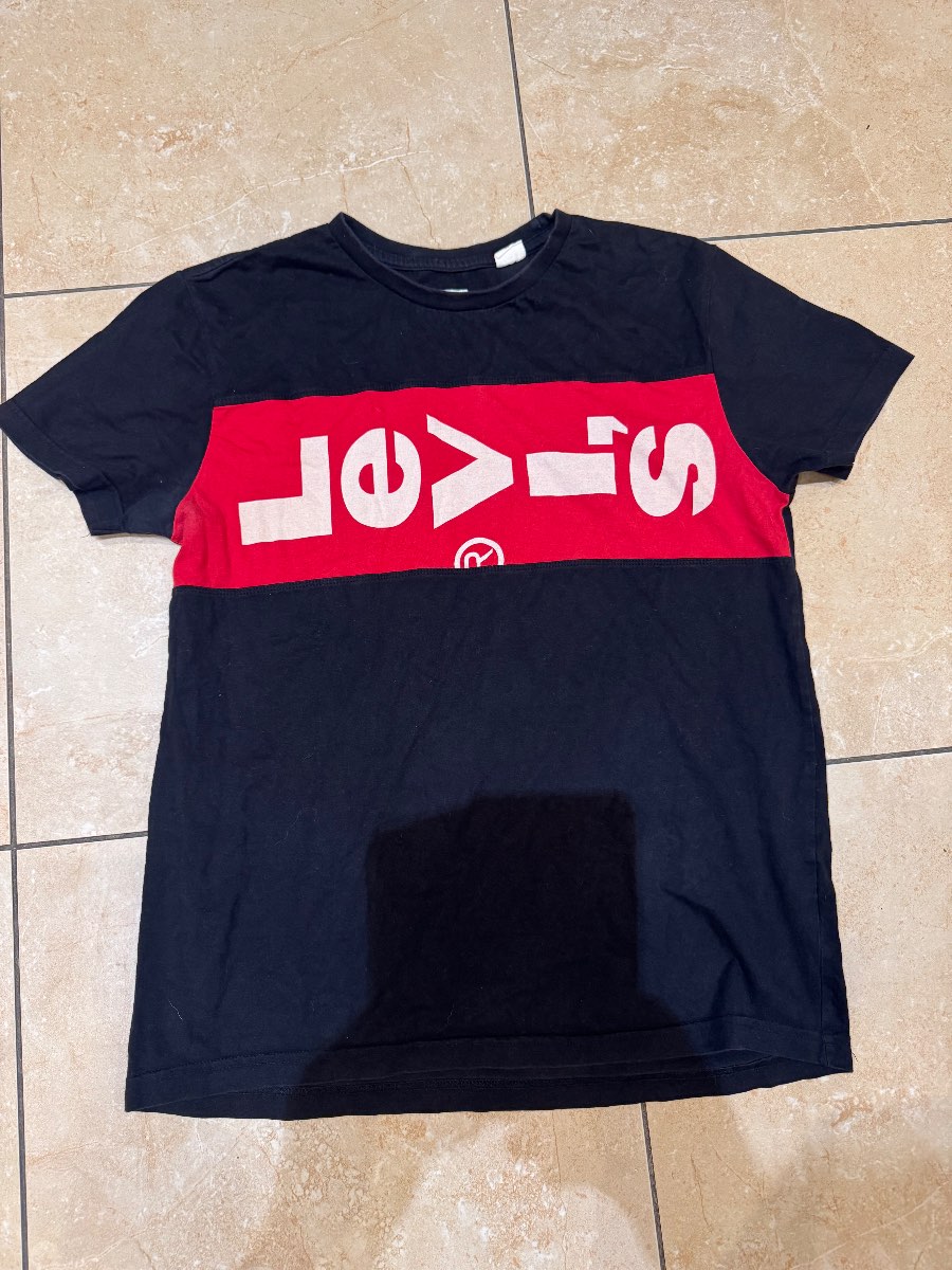 Men’s Levi T-shirt