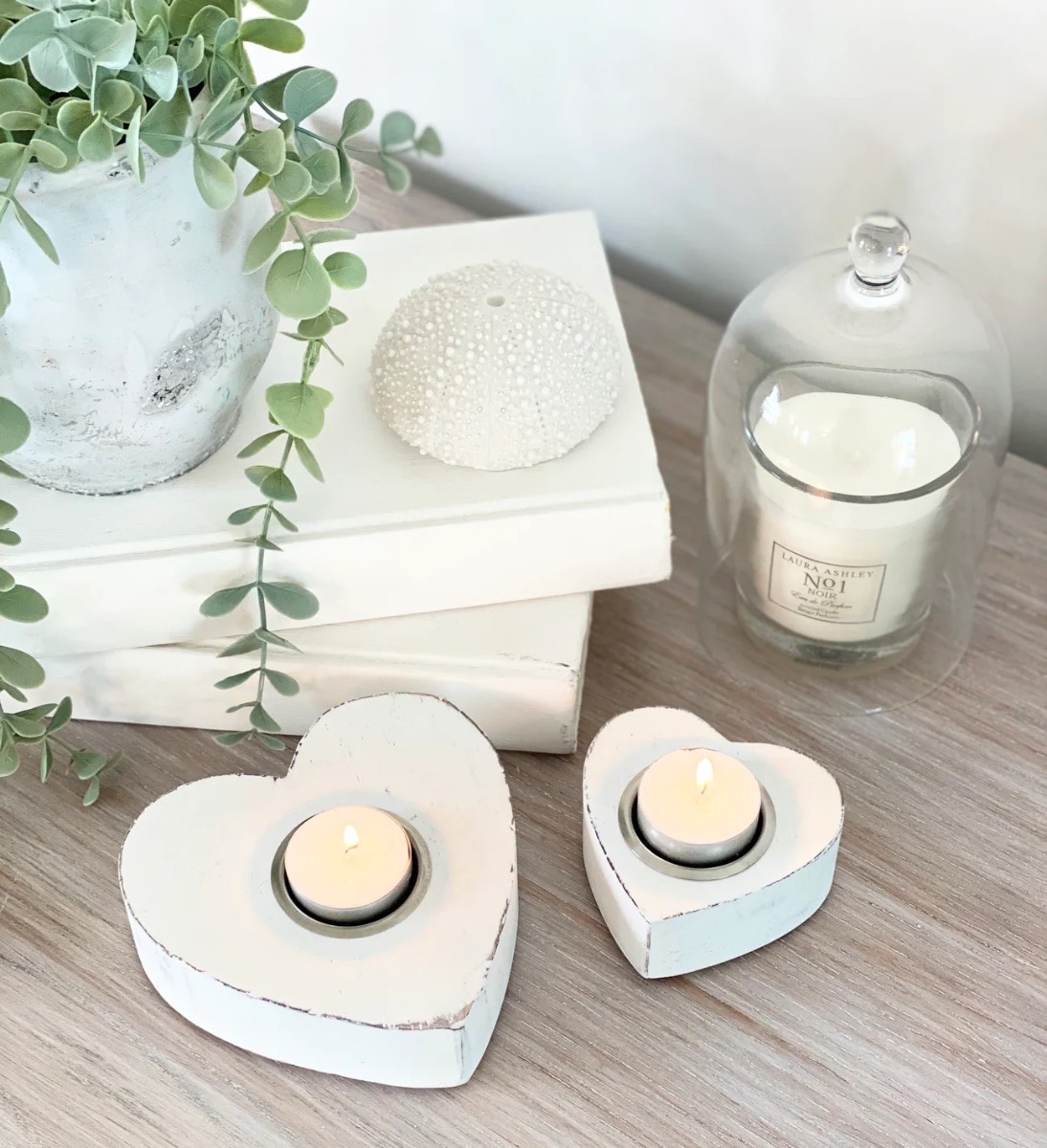 White Heart Tea-Light / Candle Holder Set