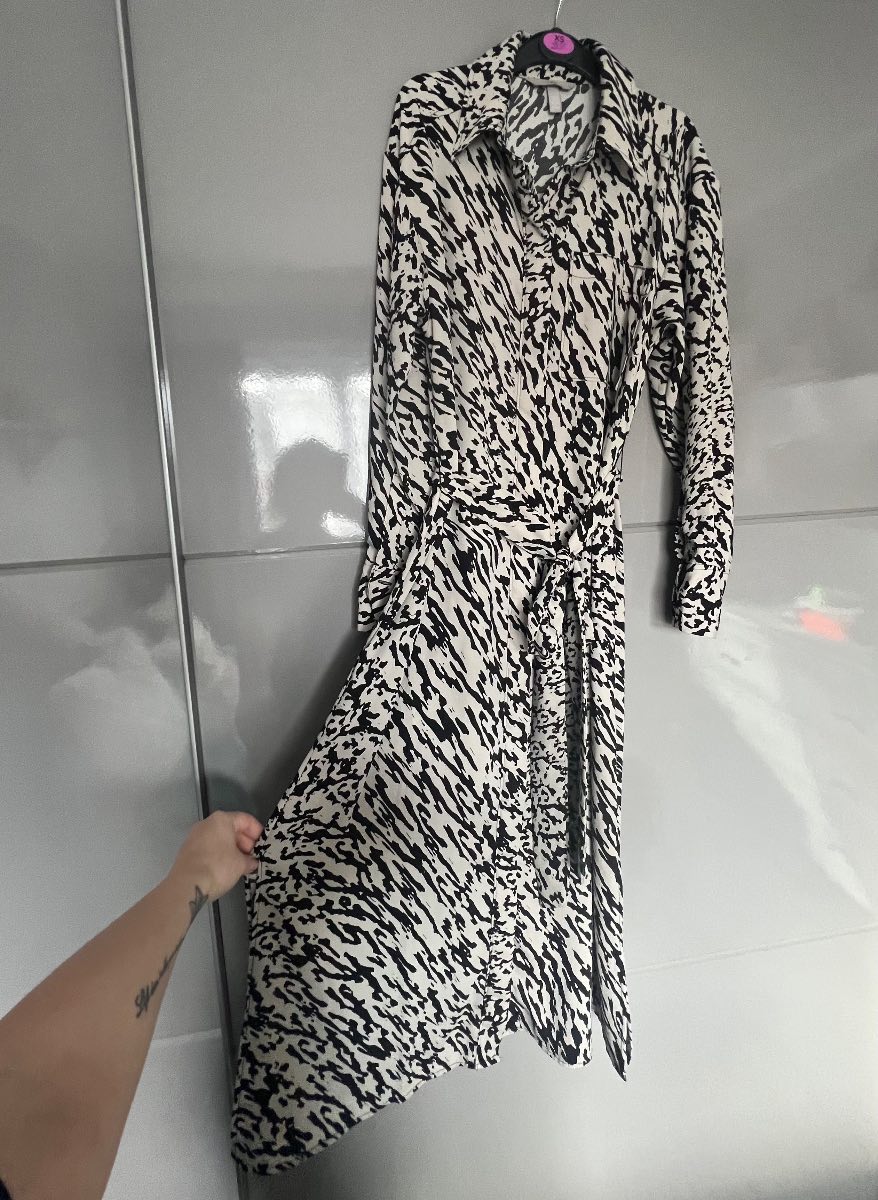 H&M patterned shirt maxi dress with belt size 6 beige and black