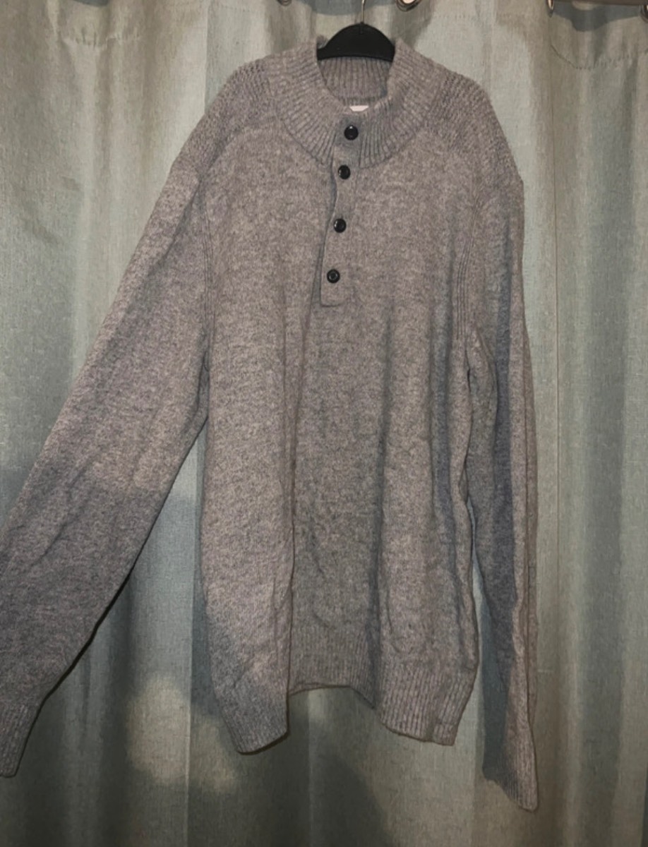 GAP Men's Gray Mock Neck Button Henley Sweater - Long Sleeve Knit - Size medium