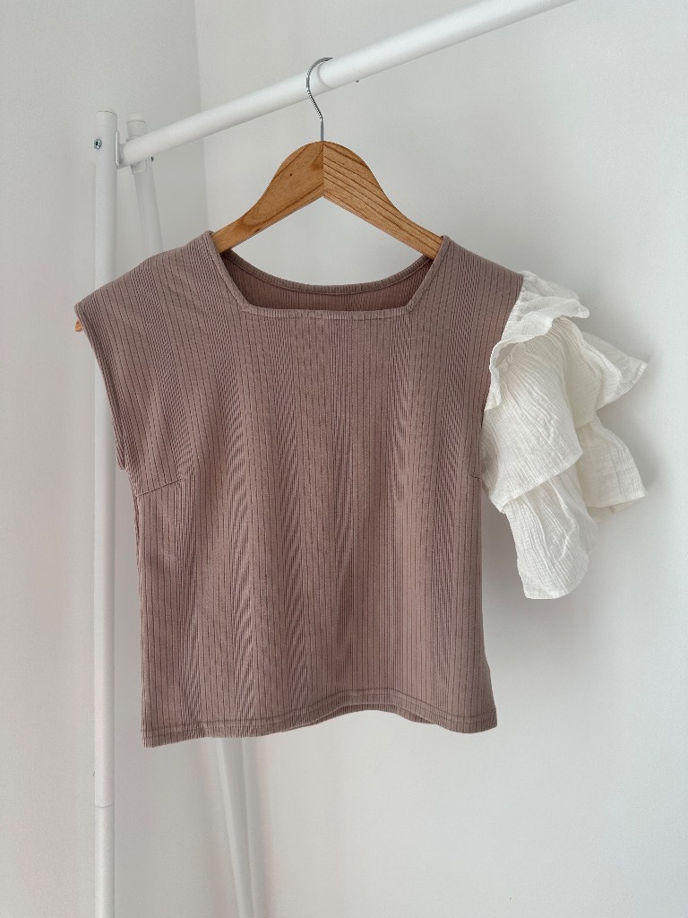 Y2K Beige and White Ruffle Sleeve on One Side Crop Top