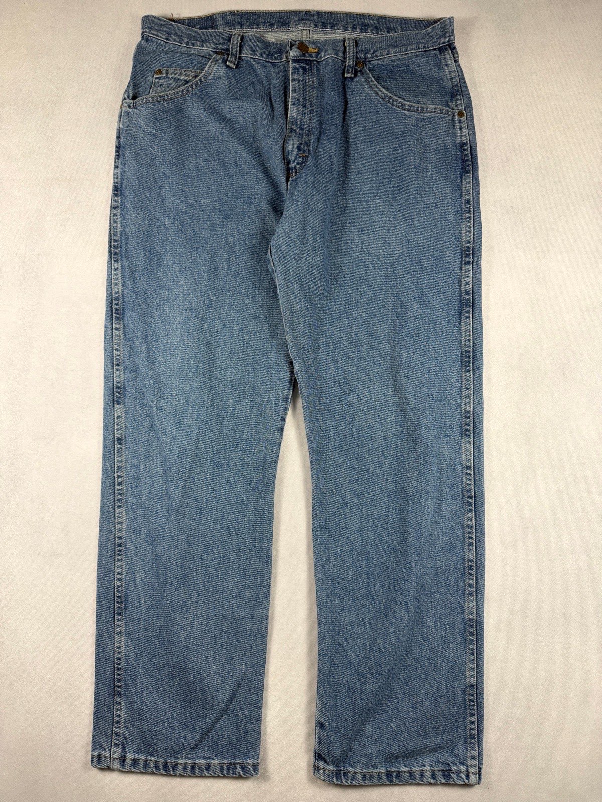 Wrangler Authentic Jeans Men’s W38 L30 Blue Denim Regular Fit Straight Leg