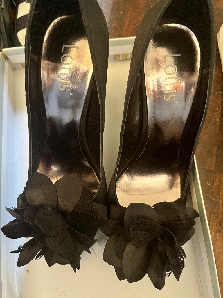 Black satin  peeptoe shoes