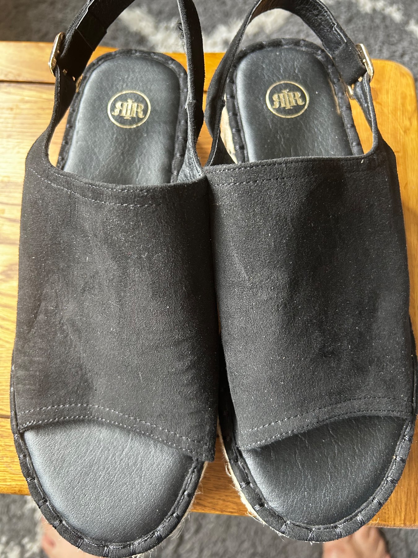 River island sandals