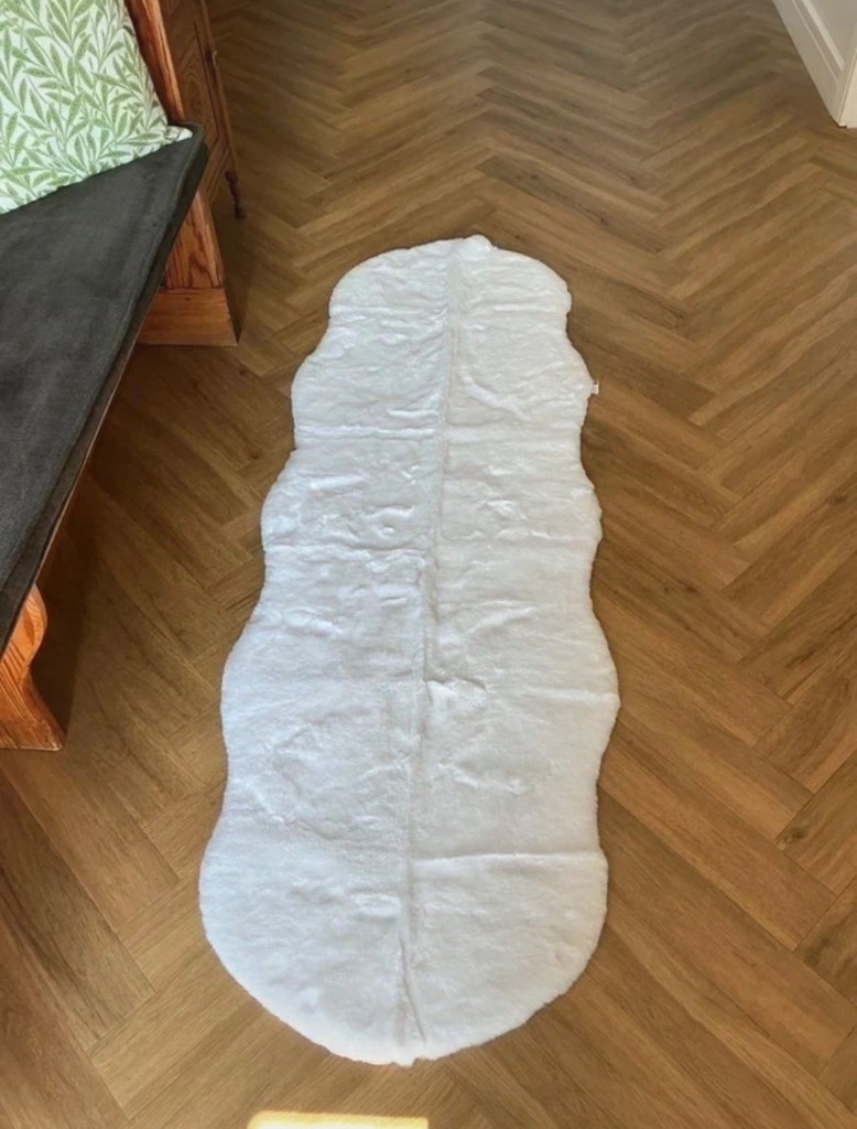 Double pelt white faux fur rug 60x180cm new without tags home bedroom lounge