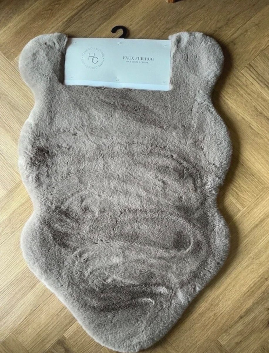 Brown faux fur rug new with tags 60x90 cm new with tags