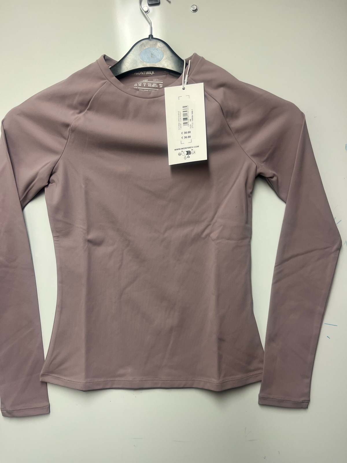 Woman’s Montirex long sleeve T-shirt size xs