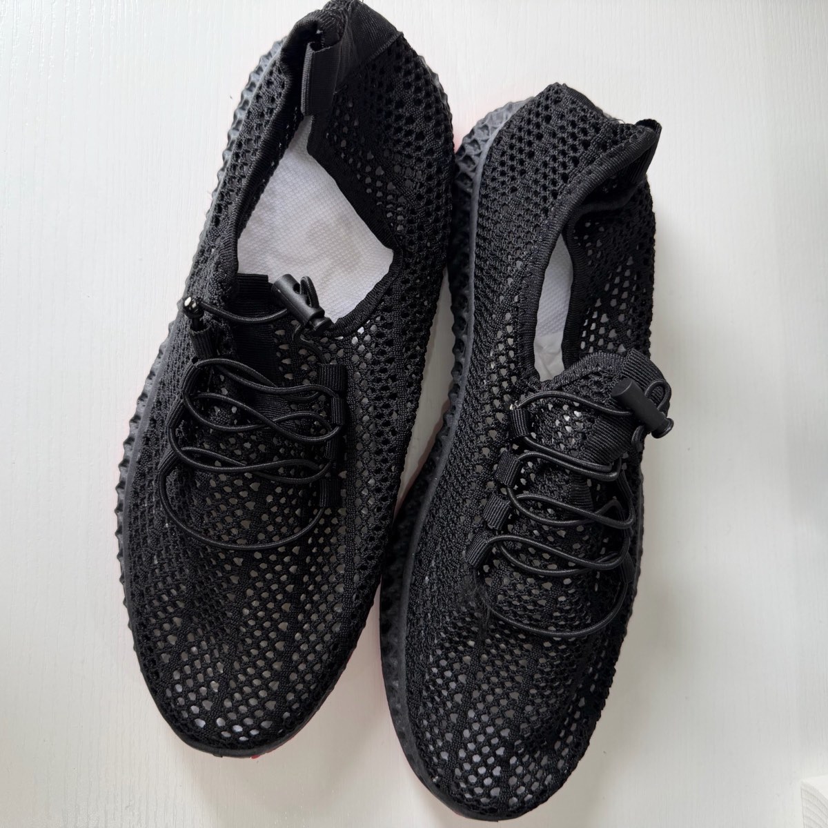 Men’s mesh black trainers uk9