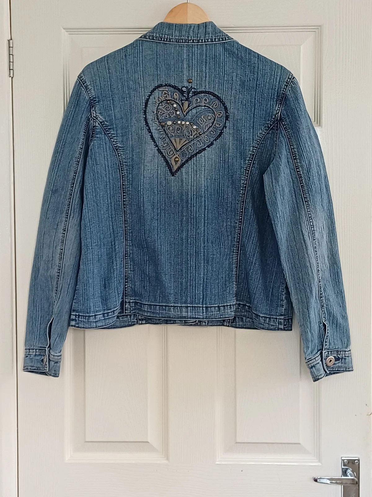 Cato Y2K Embellished Denim Jacket Size 16-18 Heart Embroidery 2000s