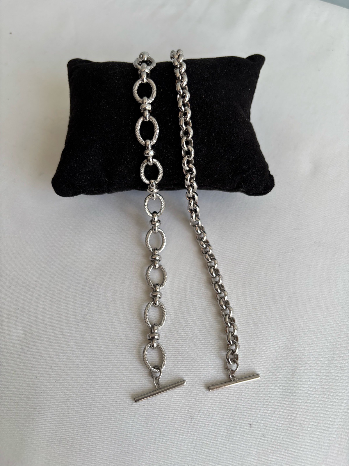 Astrid & Myu 2x silver tone bracelets