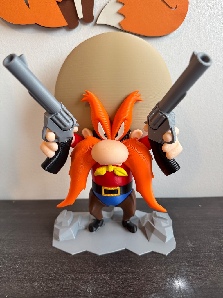 Warner bros Yosemite Sam figurine with spinning barrels