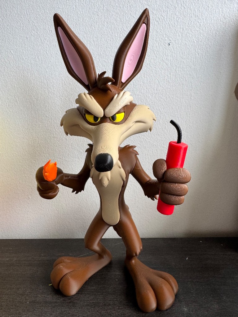 Warner bros looney tunes Wylie E Coyote figurine