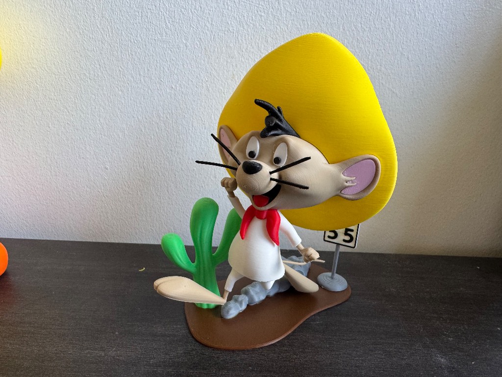 Adorable Warner bros speedy Gonzales figurine