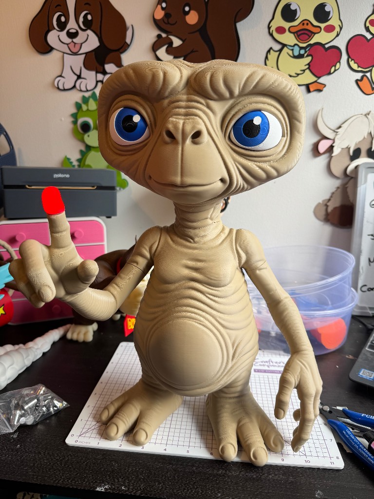 Adorable ET figurine with light up finger