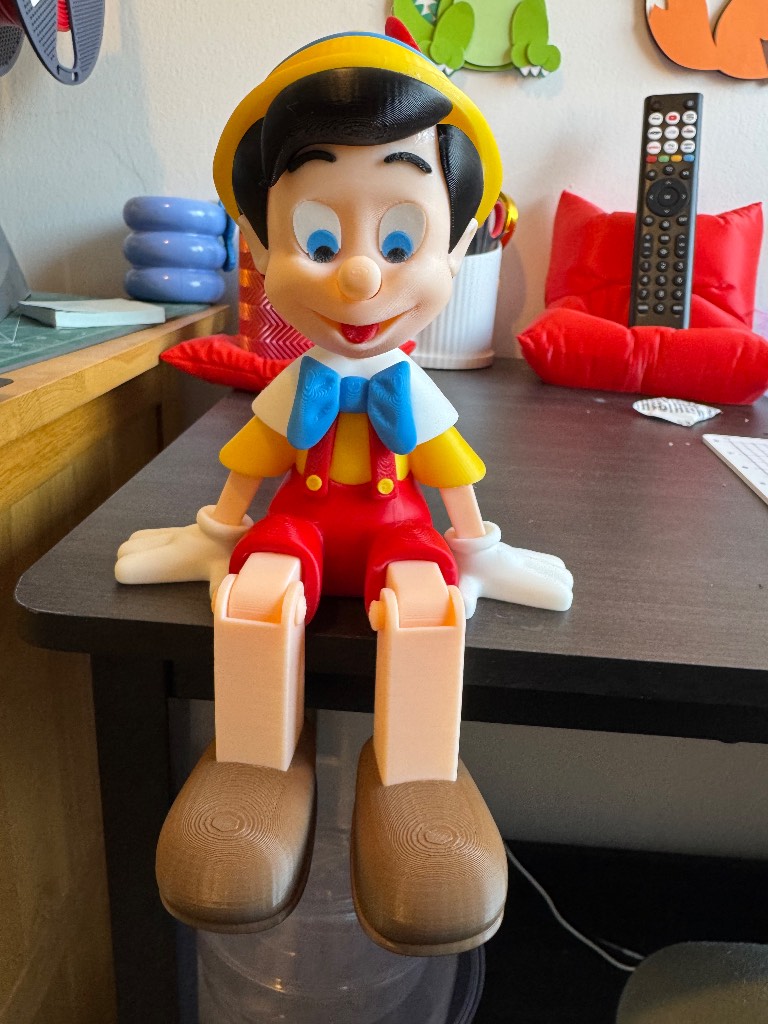 Adorable Disney Pinocchio figurine