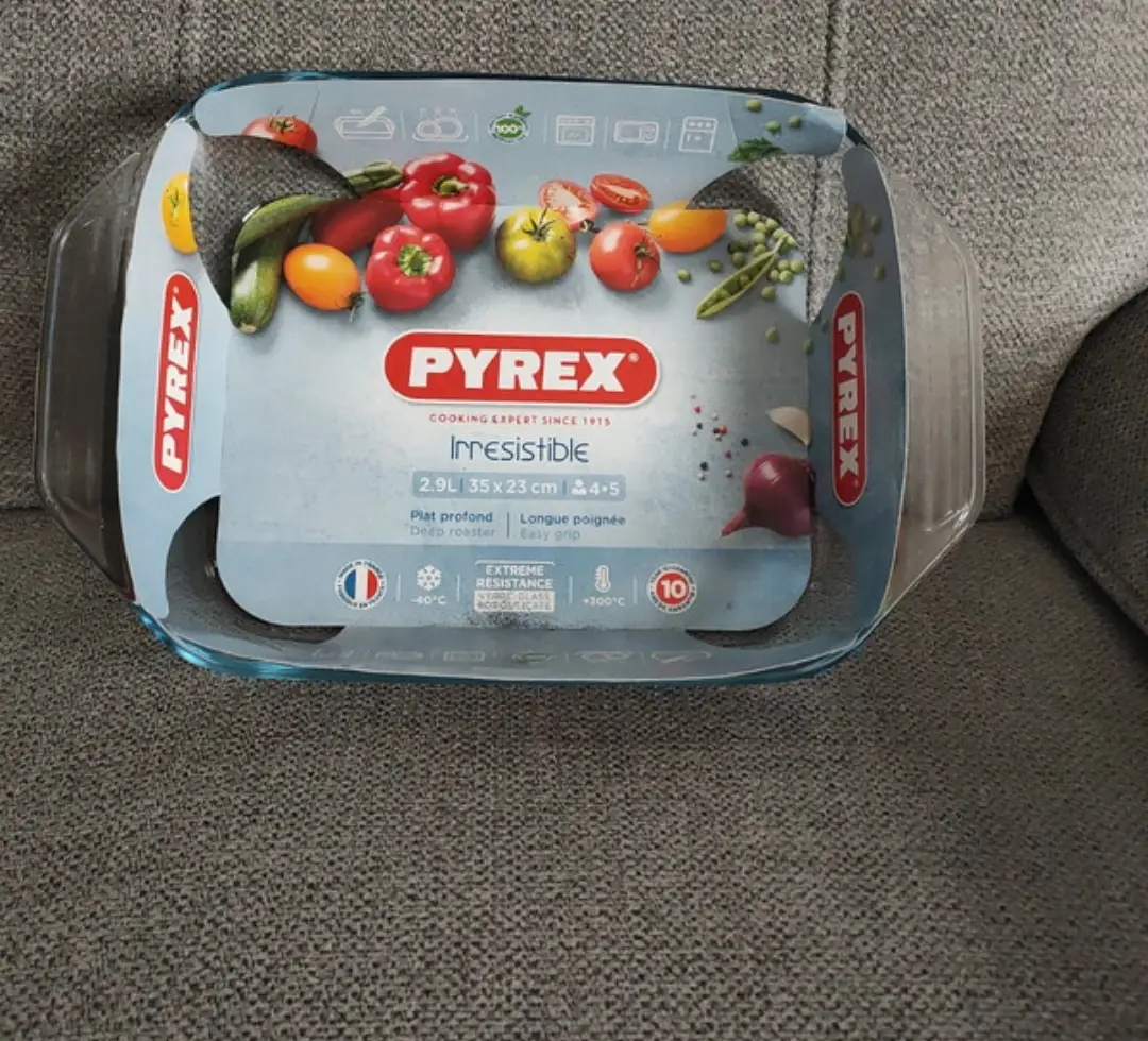 Pyrex dish 2.9L