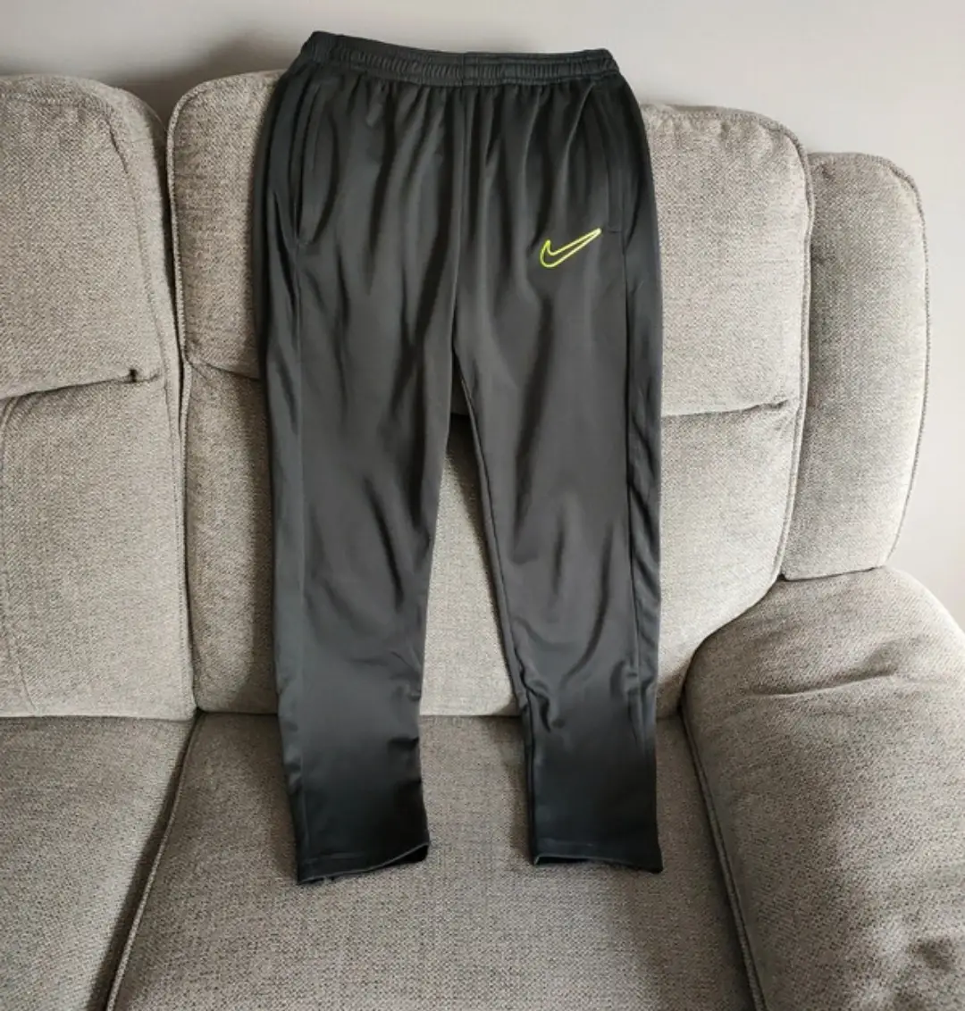Nike boys bottoms 147-158cm