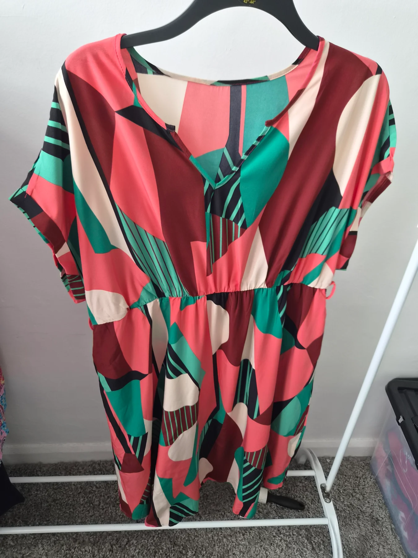 Multicoloured patterned short sleeve dress. Size 2XL