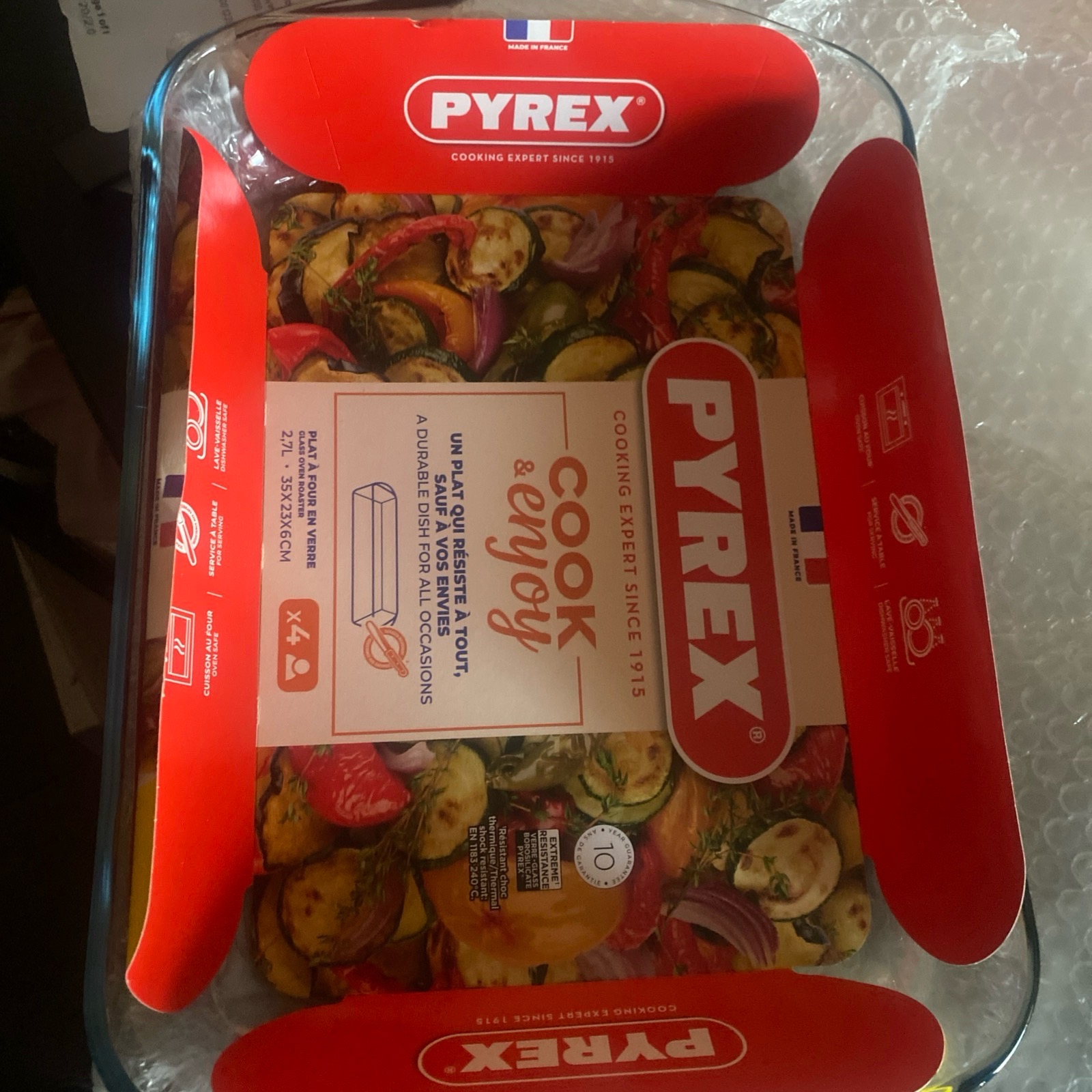 2.7 litre Pyrex oven/ freezer bake dish