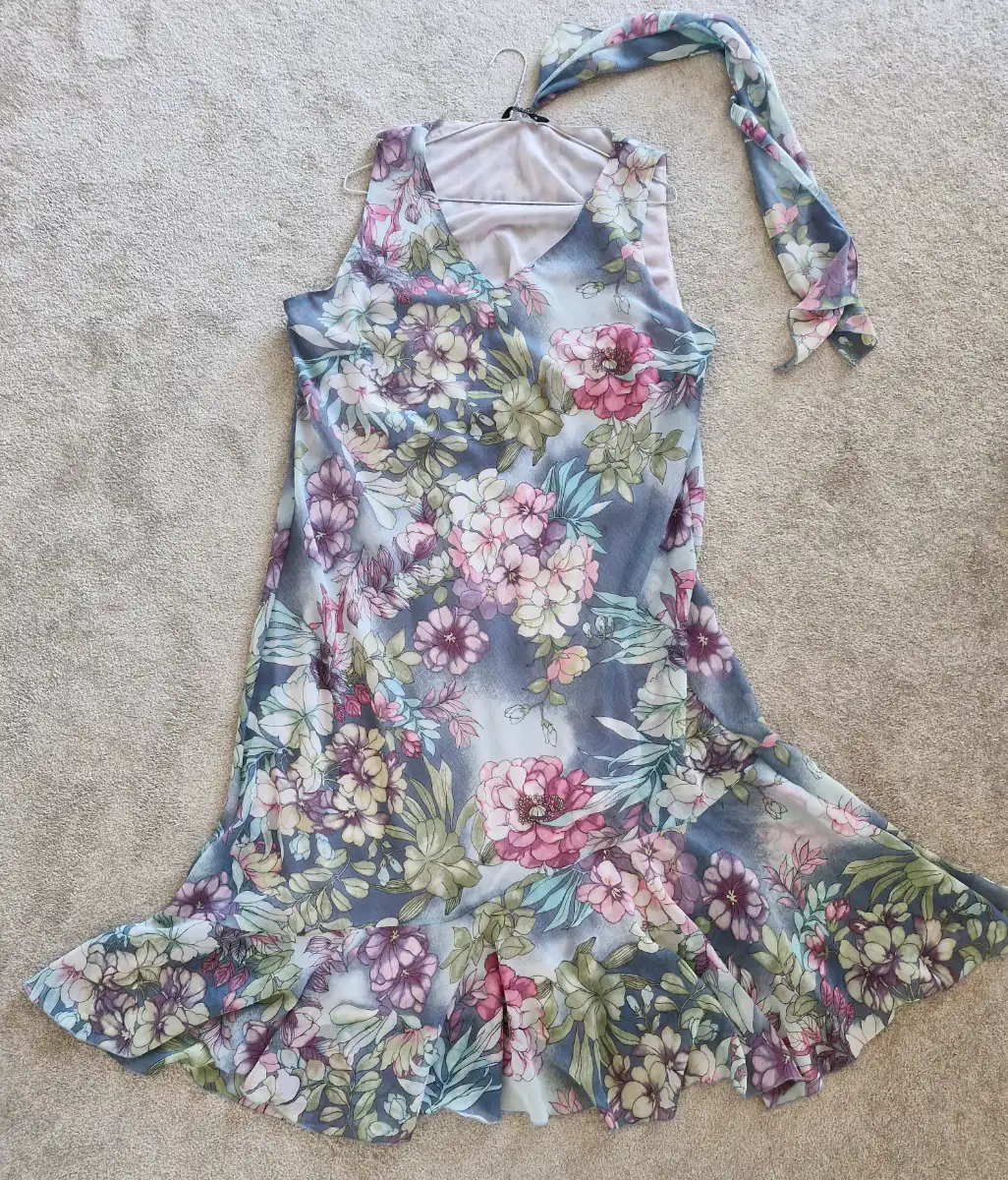 Floral Summer Dress with Scarf Size20