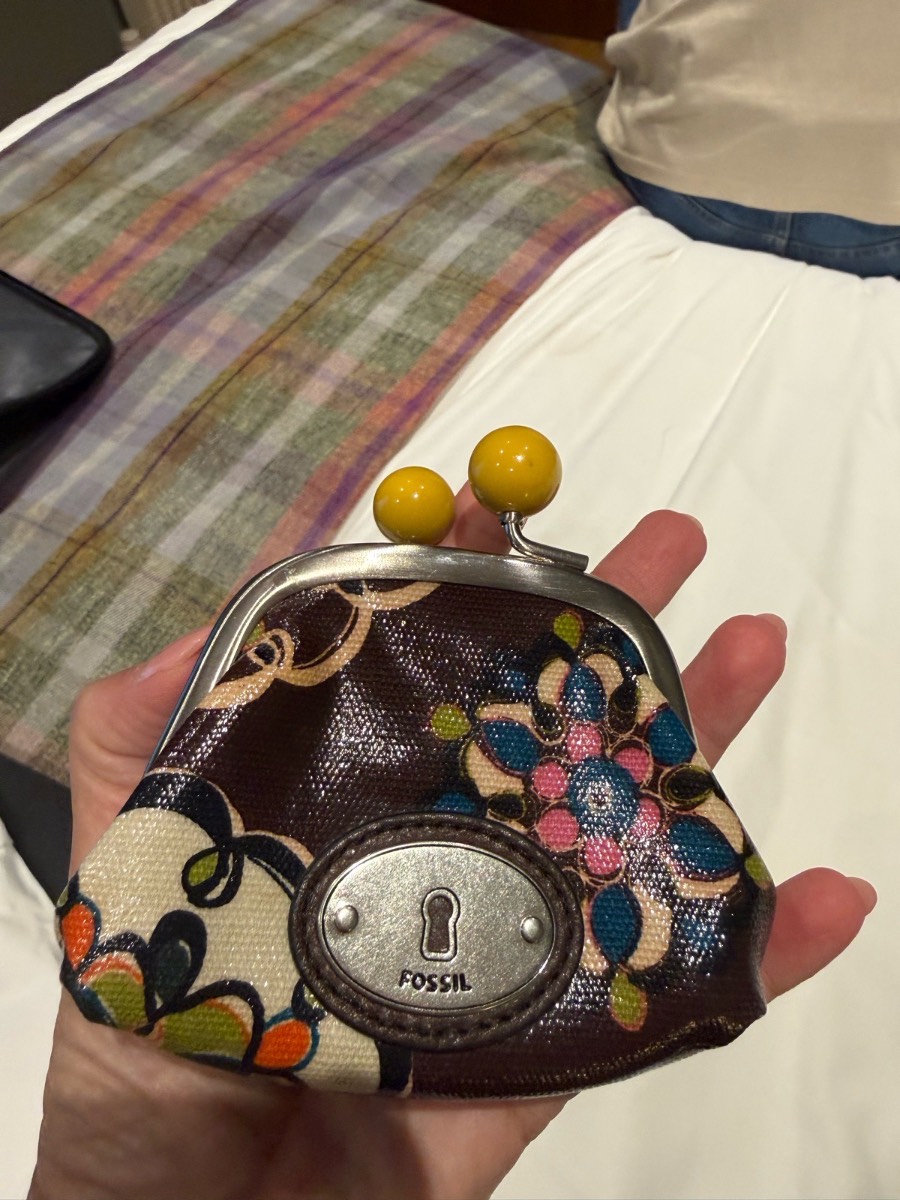 Fossil Key-Per Floral Kiss Lock Coin Purse Wallet Vintage Y2K