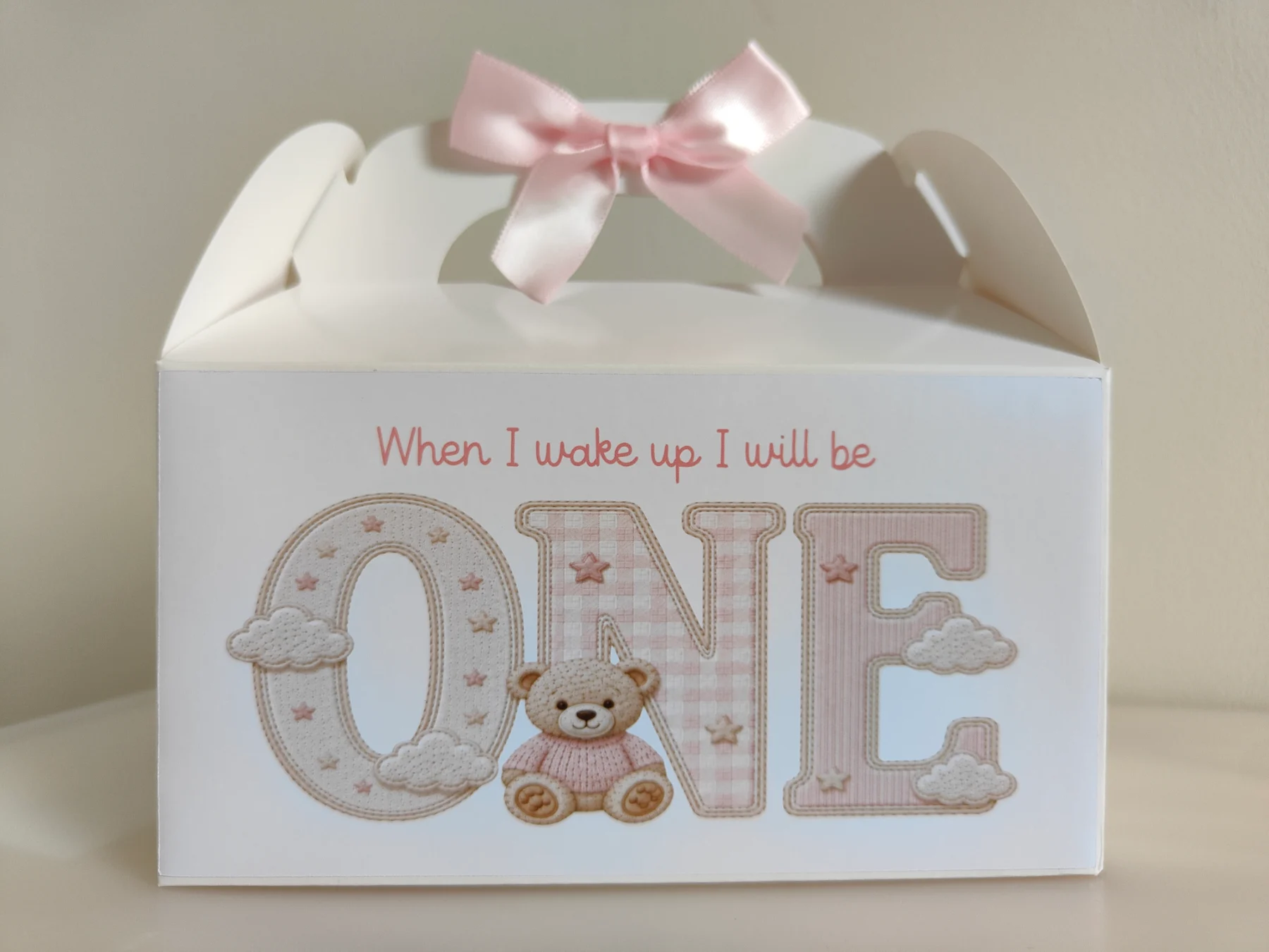 Birthday gift box pink bear