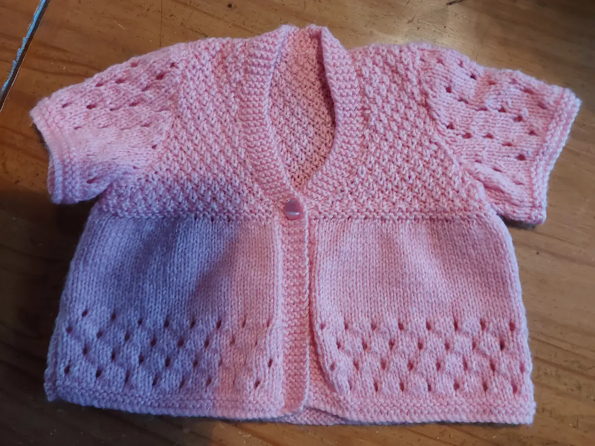 Short selves cardigan