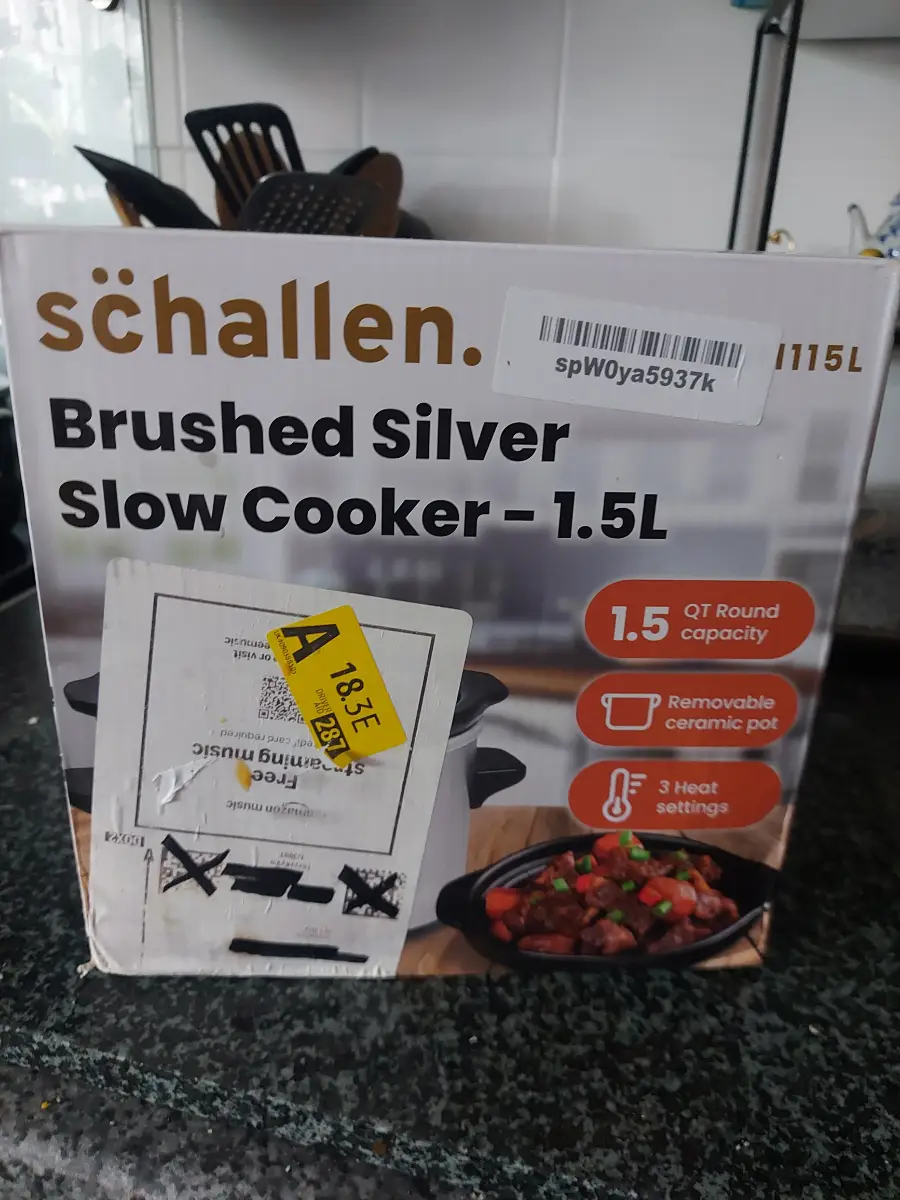 Slow cooker