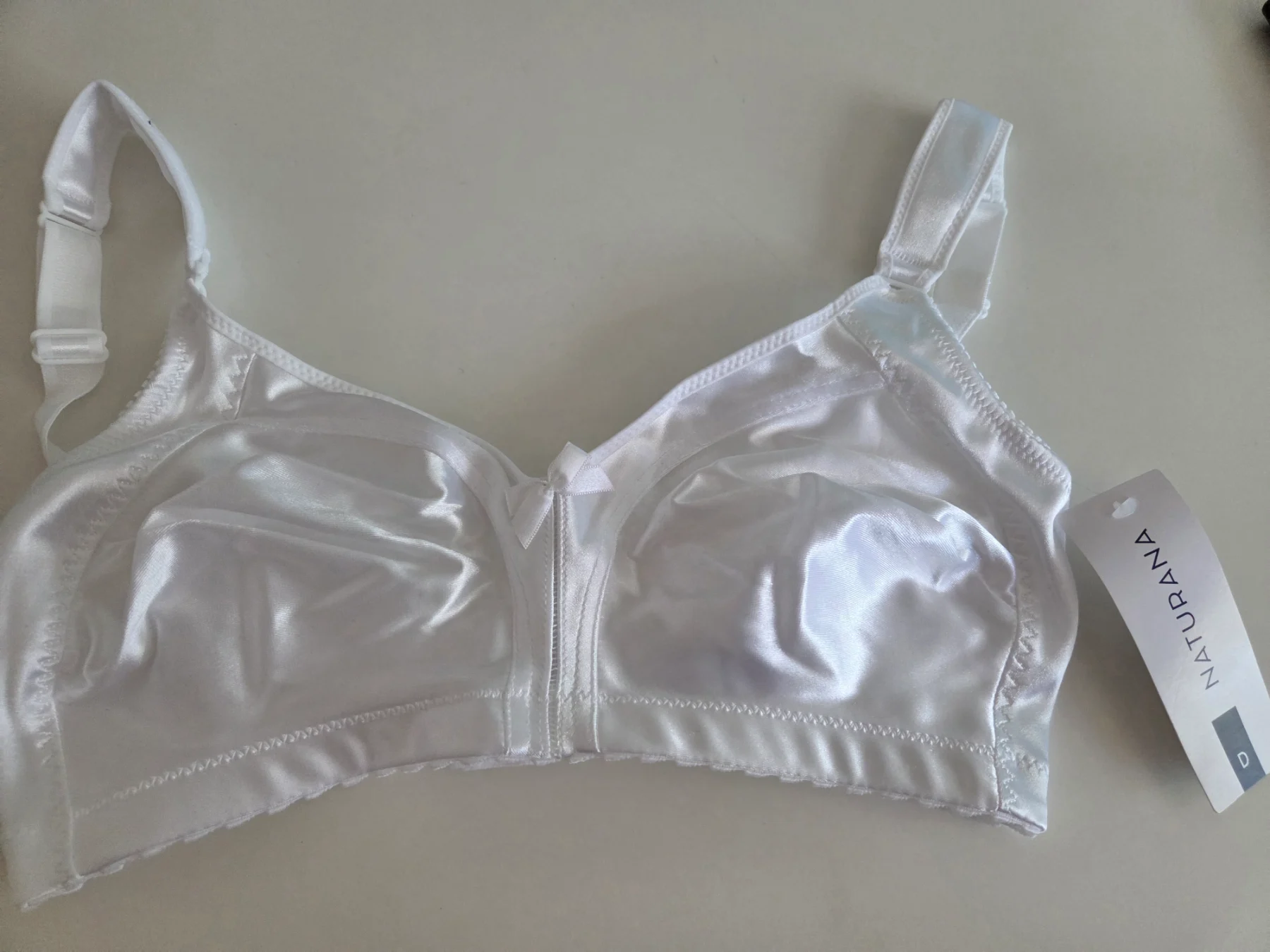 New Naturana white shiny minimiser bra size 34D