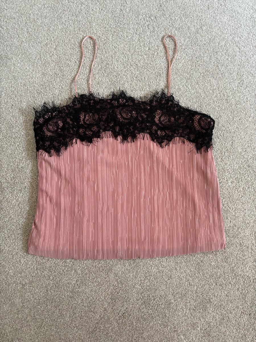 Pins & Needles, rose pink ribbed cami top with black lace trim size small