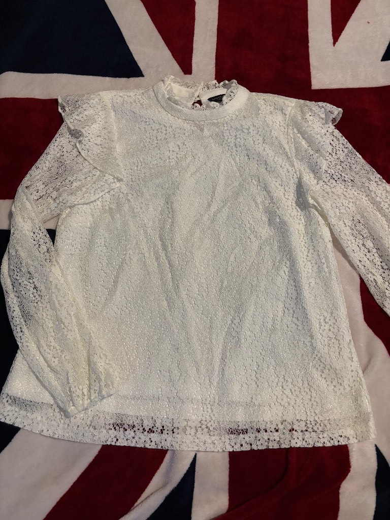Long 'see through sleeve' white lace effect top. Size 14. See description for measurements