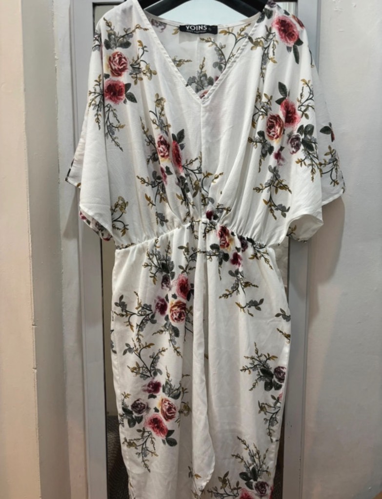 Short sleeve long summer floral dress. Elasticated waist. Size L. Measurements in description